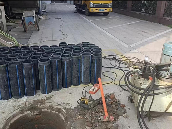 原阳PE置换管厂家 DN315置换管 非开挖管短管置换